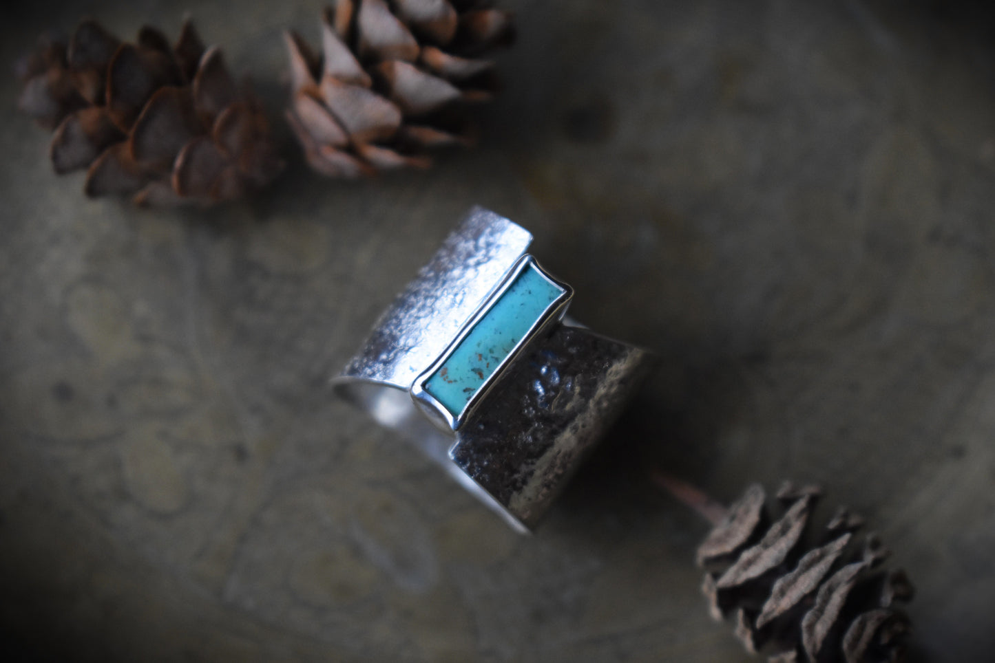 Elongated Turquoise Reticulated Band Ring - size 8