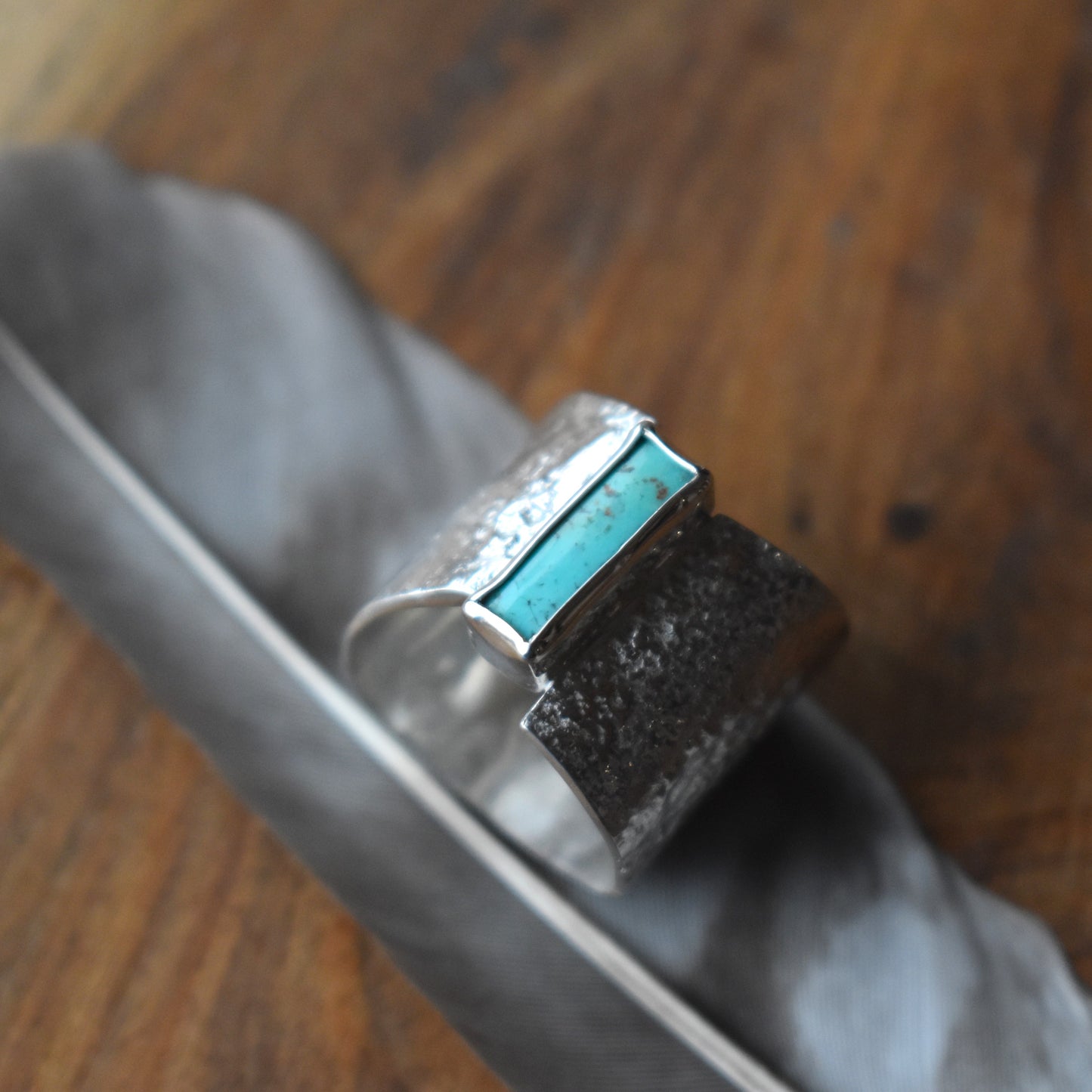 Elongated Turquoise Reticulated Band Ring - size 8