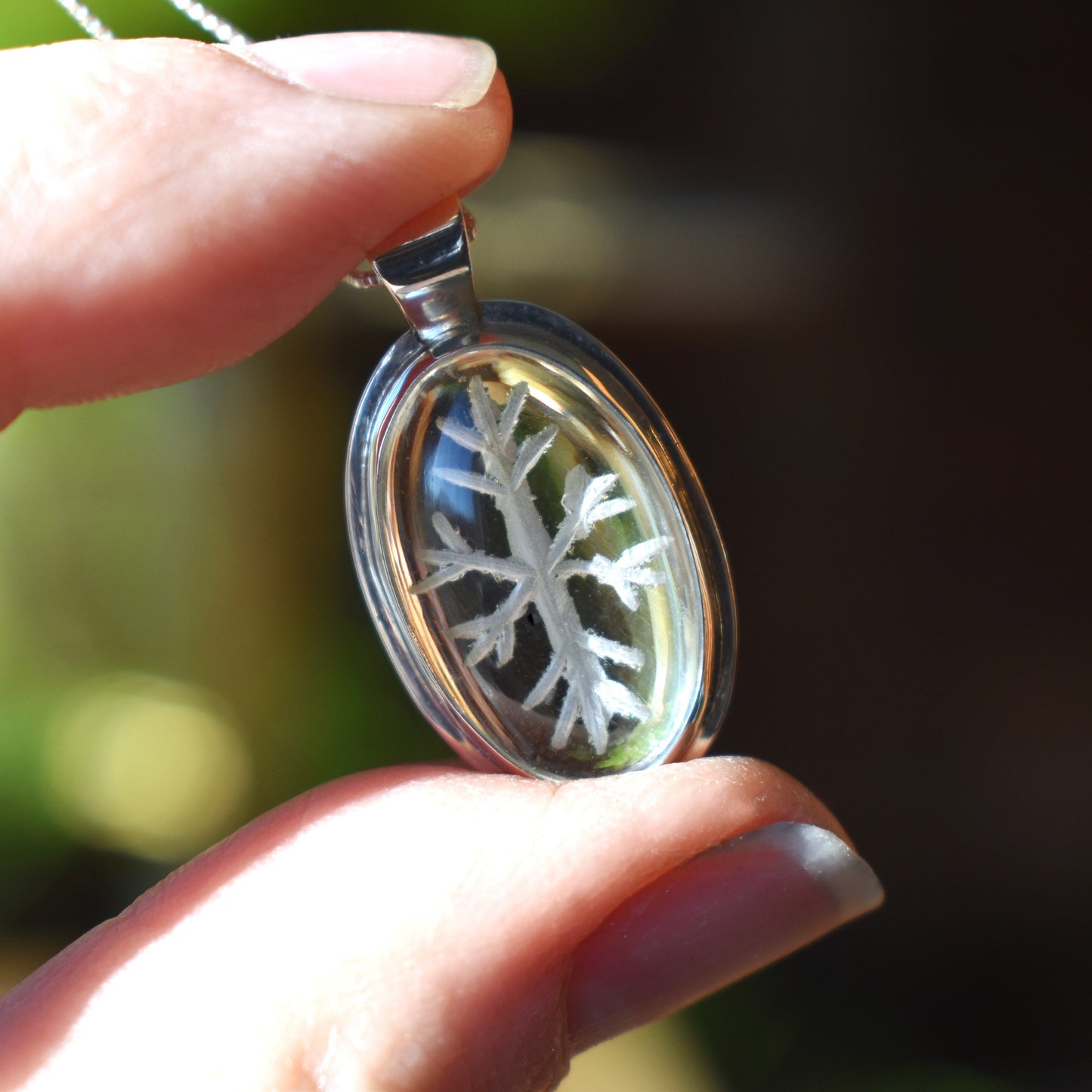 Quartz Snowflake Reverse Intaglio Necklace - Oval