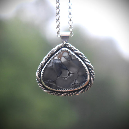 Luna Oscura Turquoise Necklace