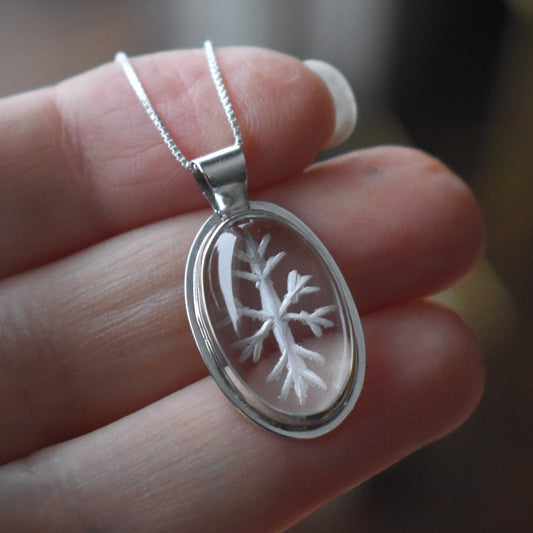 Quartz Snowflake Reverse Intaglio Necklace - Oval