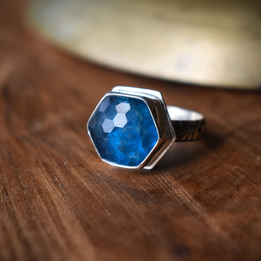 Honeycomb Cut Blue Apatite Ring - size 7.5